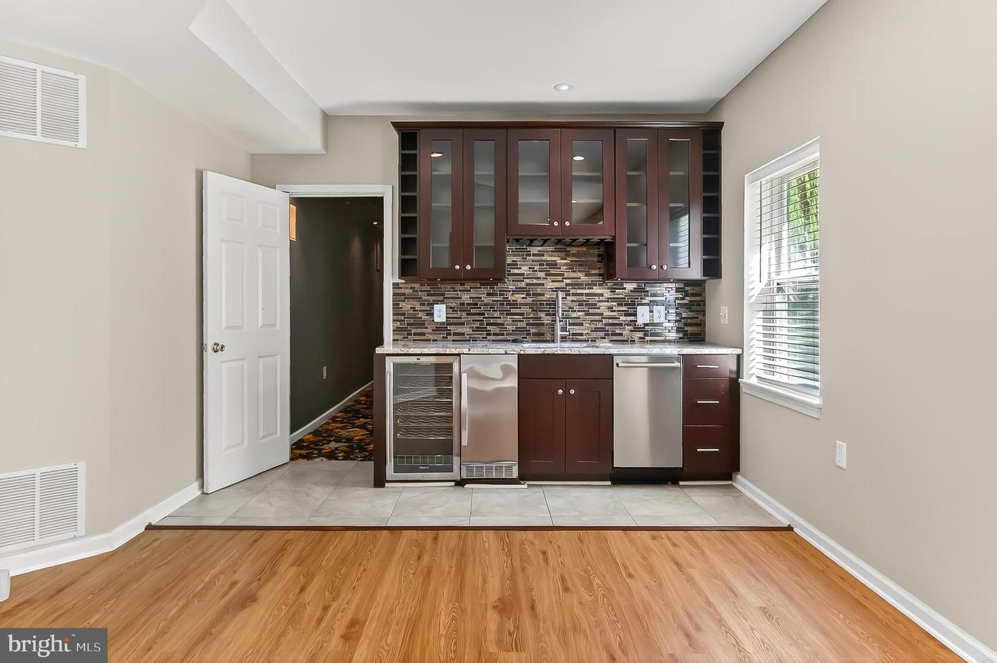 2410 DAKOTA LAKES DR, HERNDON, Virginia 20171, 5 Bedrooms Bedrooms, ,3 BathroomsBathrooms,Residential,For sale,2410 DAKOTA LAKES DR,VAFX2273354 MLS # VAFX2273354