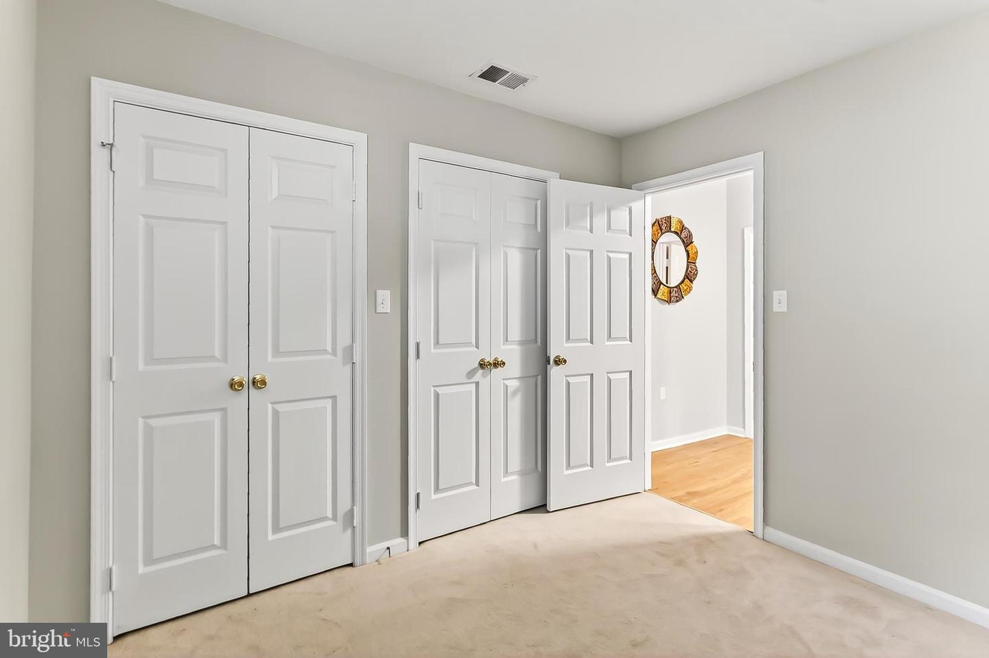 2410 DAKOTA LAKES DR, HERNDON, Virginia 20171, 5 Bedrooms Bedrooms, ,3 BathroomsBathrooms,Residential,For sale,2410 DAKOTA LAKES DR,VAFX2273354 MLS # VAFX2273354