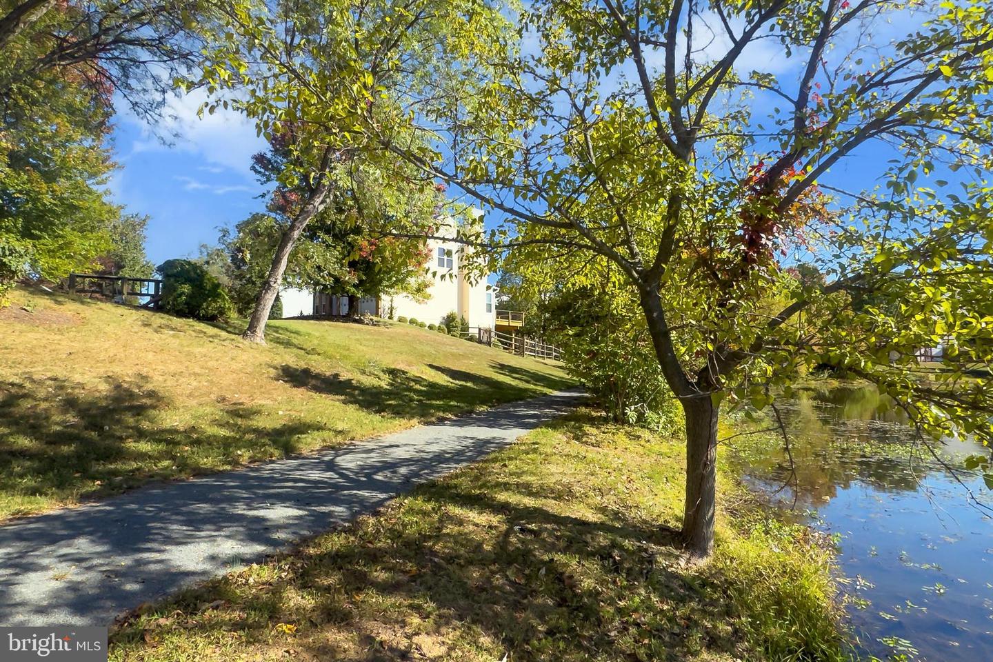 2410 DAKOTA LAKES DR, HERNDON, Virginia 20171, 5 Bedrooms Bedrooms, ,3 BathroomsBathrooms,Residential,For sale,2410 DAKOTA LAKES DR,VAFX2273354 MLS # VAFX2273354