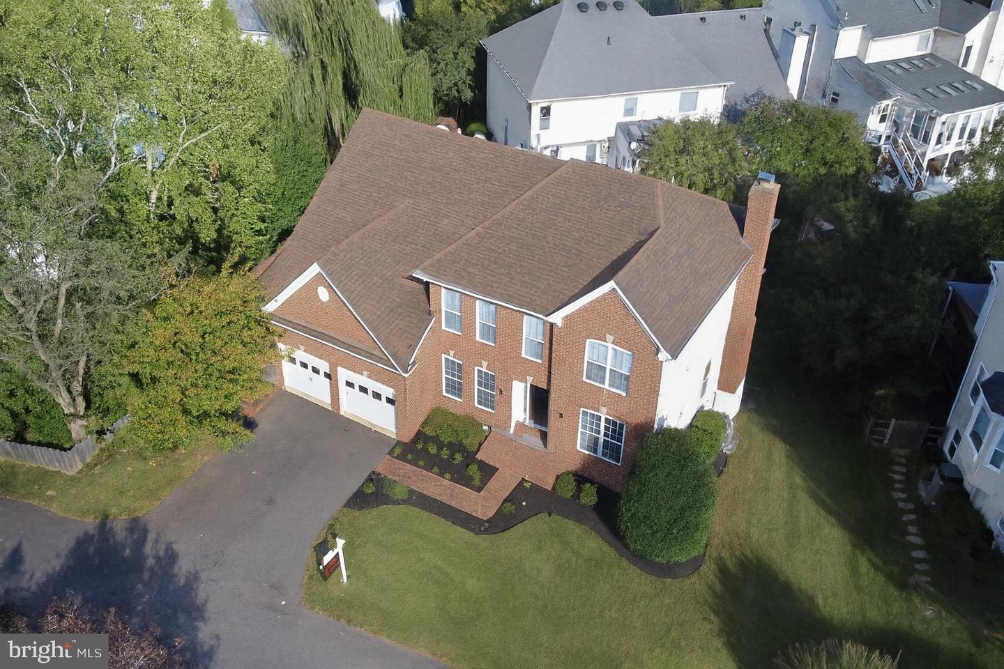 2410 DAKOTA LAKES DR, HERNDON, Virginia 20171, 5 Bedrooms Bedrooms, ,3 BathroomsBathrooms,Residential,For sale,2410 DAKOTA LAKES DR,VAFX2273354 MLS # VAFX2273354