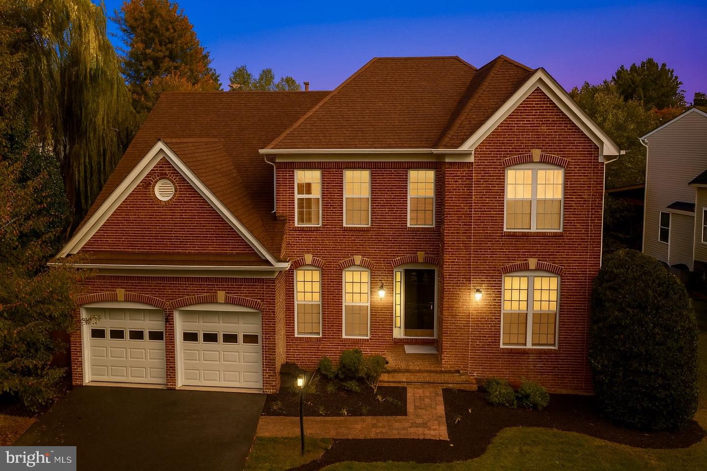 2410 DAKOTA LAKES DR, HERNDON, Virginia 20171, 5 Bedrooms Bedrooms, ,3 BathroomsBathrooms,Residential,For sale,2410 DAKOTA LAKES DR,VAFX2273354 MLS # VAFX2273354