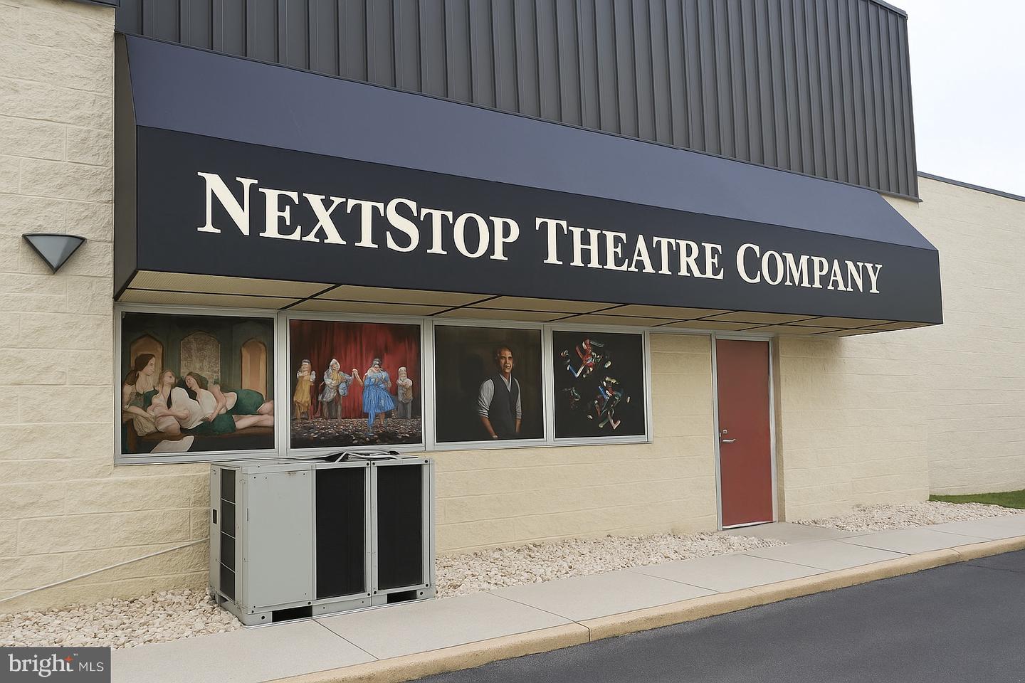 2410 DAKOTA LAKES DR, HERNDON, Virginia 20171, 5 Bedrooms Bedrooms, ,3 BathroomsBathrooms,Residential,For sale,2410 DAKOTA LAKES DR,VAFX2273354 MLS # VAFX2273354