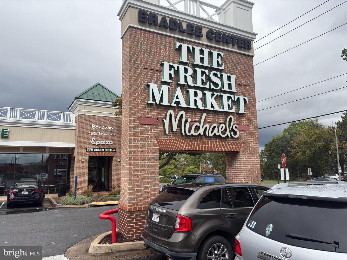 2500 N VAN DORN ST #817, ALEXANDRIA, Virginia 22302, ,1 BathroomBathrooms,Residential,For sale,2500 N VAN DORN ST #817,VAAX2050650 MLS # VAAX2050650 2500 N VAN DORN ST #817, ALEXANDRIA, Virginia 22302, ,1 BathroomBathrooms,Residential,For sale,2500 N VAN DORN ST #817,VAAX2050650 MLS # VAAX2050650