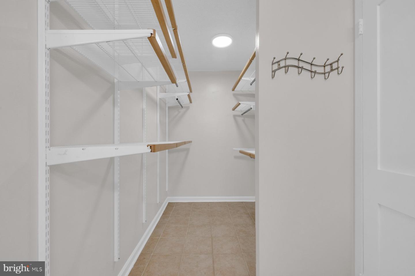 2500 N VAN DORN ST #817, ALEXANDRIA, Virginia 22302, ,1 BathroomBathrooms,Residential,For sale,2500 N VAN DORN ST #817,VAAX2050650 MLS # VAAX2050650