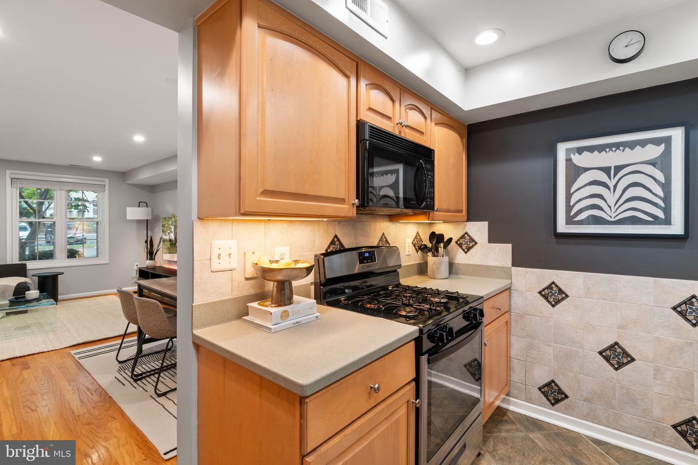 3823 JAY AVE, ALEXANDRIA, Virginia 22302, 2 Bedrooms Bedrooms, ,1 BathroomBathrooms,Residential,For sale,3823 JAY AVE,VAAX2050658 MLS # VAAX2050658
