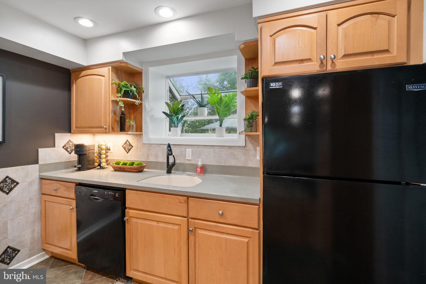 3823 JAY AVE, ALEXANDRIA, Virginia 22302, 2 Bedrooms Bedrooms, ,1 BathroomBathrooms,Residential,For sale,3823 JAY AVE,VAAX2050658 MLS # VAAX2050658