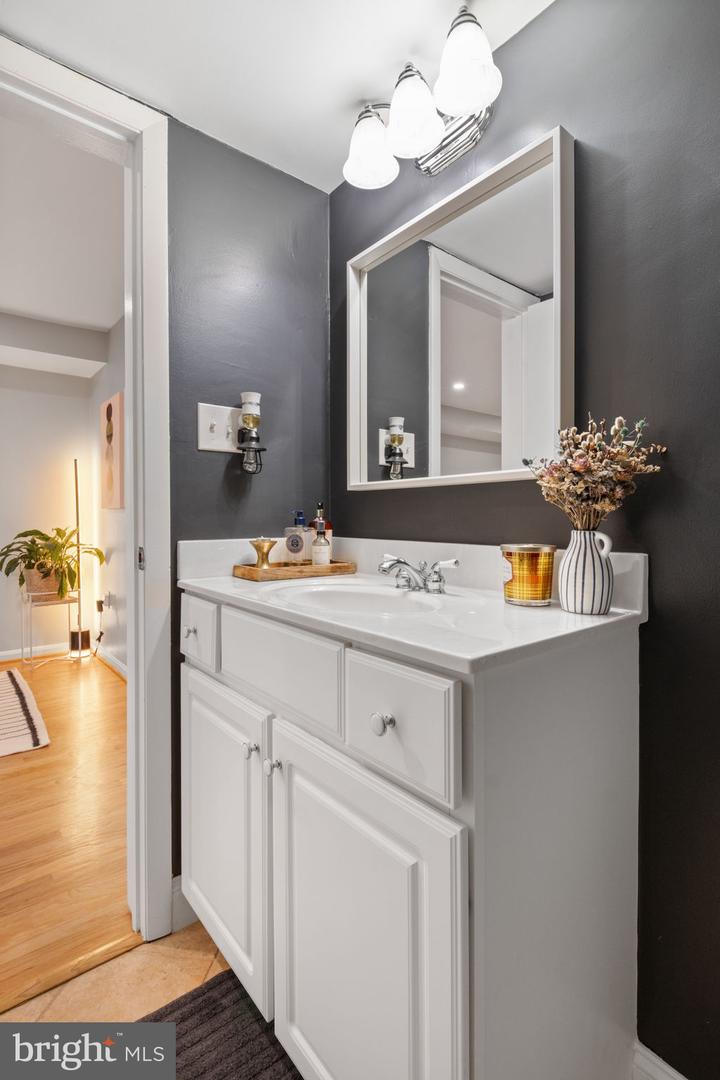 3823 JAY AVE, ALEXANDRIA, Virginia 22302, 2 Bedrooms Bedrooms, ,1 BathroomBathrooms,Residential,For sale,3823 JAY AVE,VAAX2050658 MLS # VAAX2050658