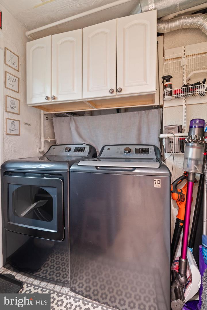 3823 JAY AVE, ALEXANDRIA, Virginia 22302, 2 Bedrooms Bedrooms, ,1 BathroomBathrooms,Residential,For sale,3823 JAY AVE,VAAX2050658 MLS # VAAX2050658