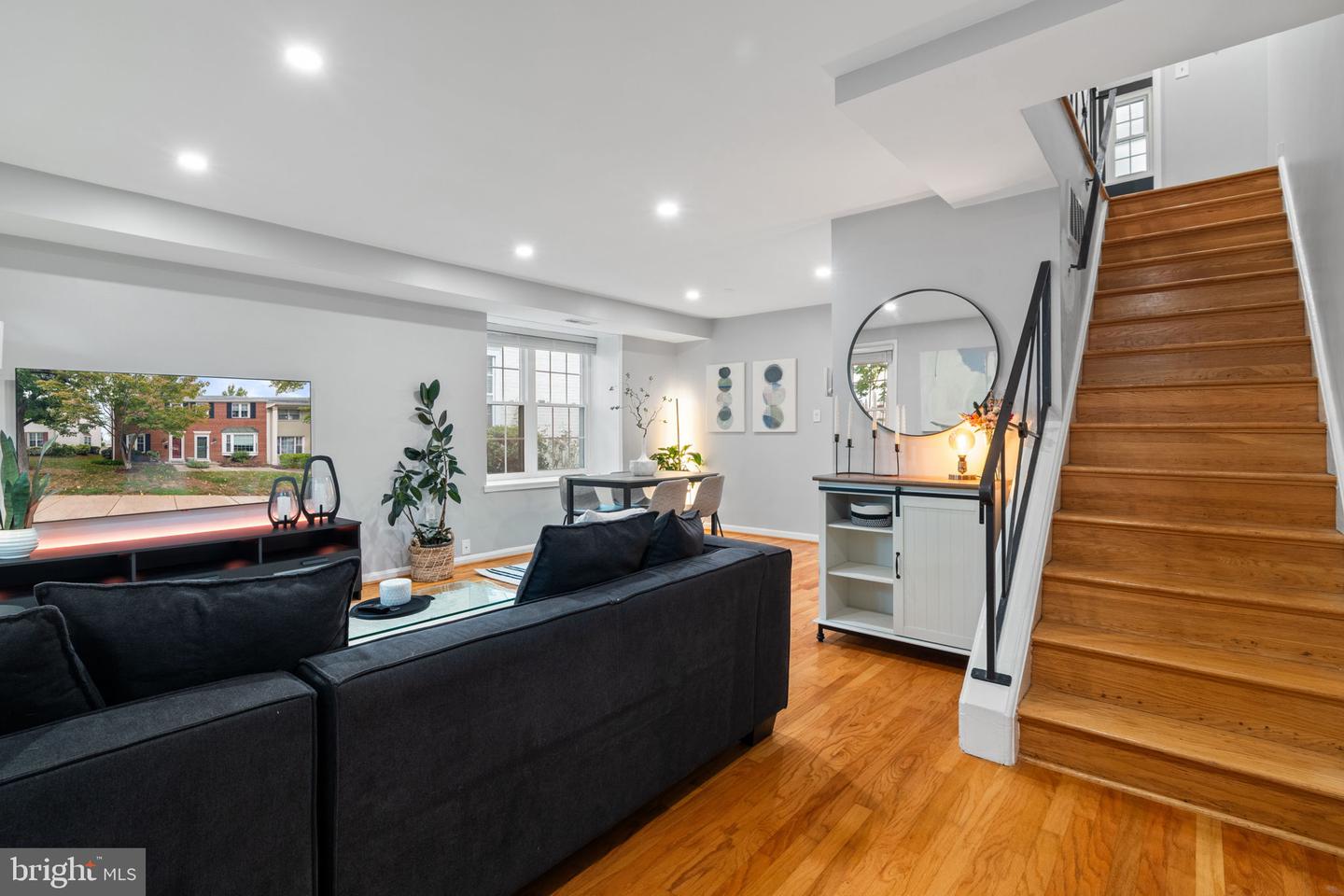 3823 JAY AVE, ALEXANDRIA, Virginia 22302, 2 Bedrooms Bedrooms, ,1 BathroomBathrooms,Residential,For sale,3823 JAY AVE,VAAX2050658 MLS # VAAX2050658