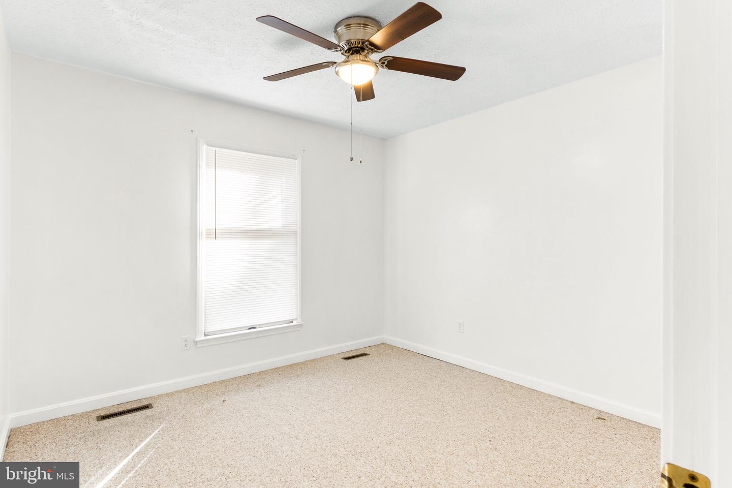 7504 CLEVELAND DR, KING GEORGE, Virginia 22485, 3 Bedrooms Bedrooms, 11 Rooms Rooms,2 BathroomsBathrooms,Residential,For sale,7504 CLEVELAND DR,VAKG2007126 MLS # VAKG2007126