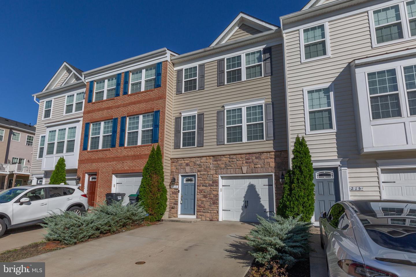 213 HIDDEN BROOK DR, FREDERICKSBURG, Virginia 22405, 3 Bedrooms Bedrooms, 7 Rooms Rooms,2 BathroomsBathrooms,Residential,For sale,213 HIDDEN BROOK DR,VAST2043374 MLS # VAST2043374