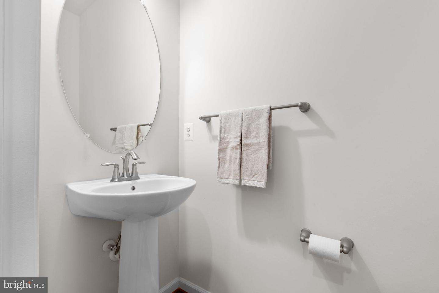 213 HIDDEN BROOK DR, FREDERICKSBURG, Virginia 22405, 3 Bedrooms Bedrooms, 7 Rooms Rooms,2 BathroomsBathrooms,Residential,For sale,213 HIDDEN BROOK DR,VAST2043374 MLS # VAST2043374