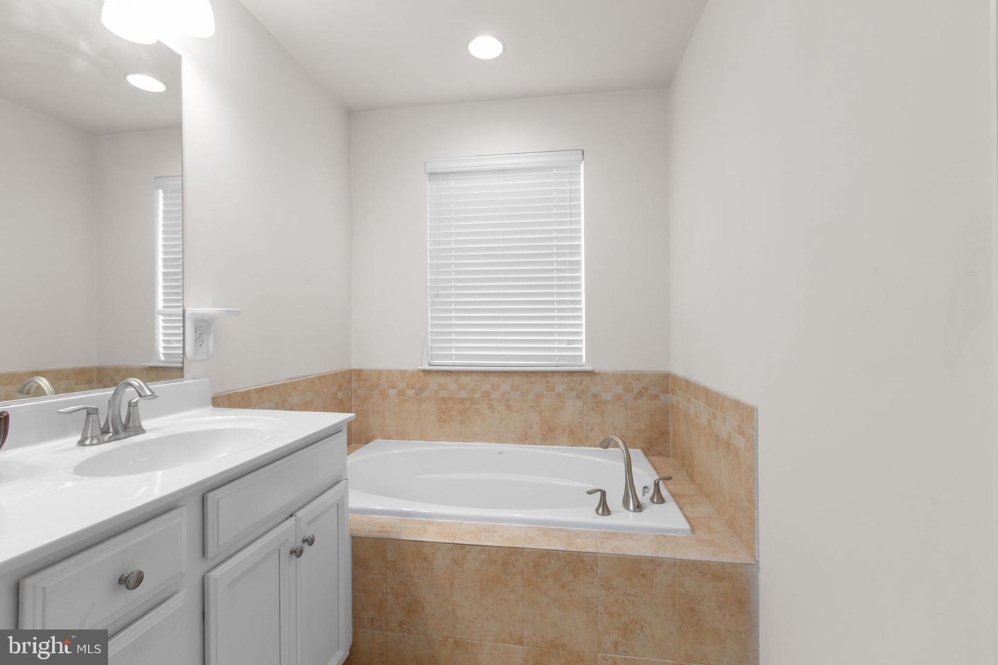 213 HIDDEN BROOK DR, FREDERICKSBURG, Virginia 22405, 3 Bedrooms Bedrooms, 7 Rooms Rooms,2 BathroomsBathrooms,Residential,For sale,213 HIDDEN BROOK DR,VAST2043374 MLS # VAST2043374