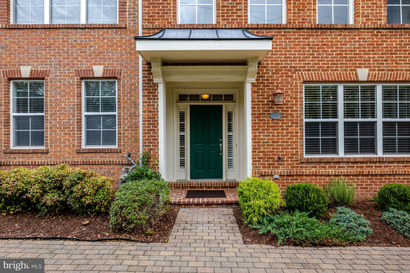 220 HERNDON STATION SQ, HERNDON, Virginia 20170, 3 Bedrooms Bedrooms, ,2 BathroomsBathrooms,Residential,For sale,220 HERNDON STATION SQ,VAFX2273416 MLS # VAFX2273416