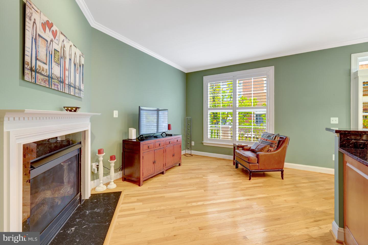 220 HERNDON STATION SQ, HERNDON, Virginia 20170, 3 Bedrooms Bedrooms, ,2 BathroomsBathrooms,Residential,For sale,220 HERNDON STATION SQ,VAFX2273416 MLS # VAFX2273416