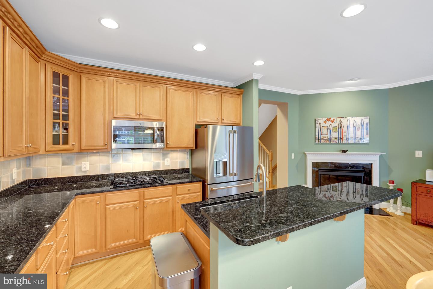 220 HERNDON STATION SQ, HERNDON, Virginia 20170, 3 Bedrooms Bedrooms, ,2 BathroomsBathrooms,Residential,For sale,220 HERNDON STATION SQ,VAFX2273416 MLS # VAFX2273416