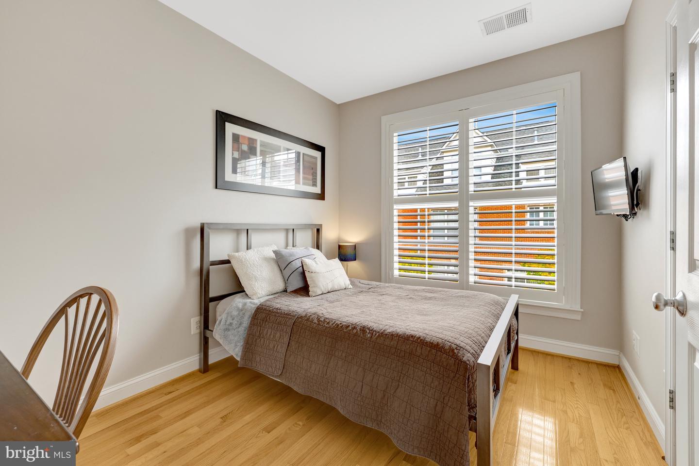 220 HERNDON STATION SQ, HERNDON, Virginia 20170, 3 Bedrooms Bedrooms, ,2 BathroomsBathrooms,Residential,For sale,220 HERNDON STATION SQ,VAFX2273416 MLS # VAFX2273416