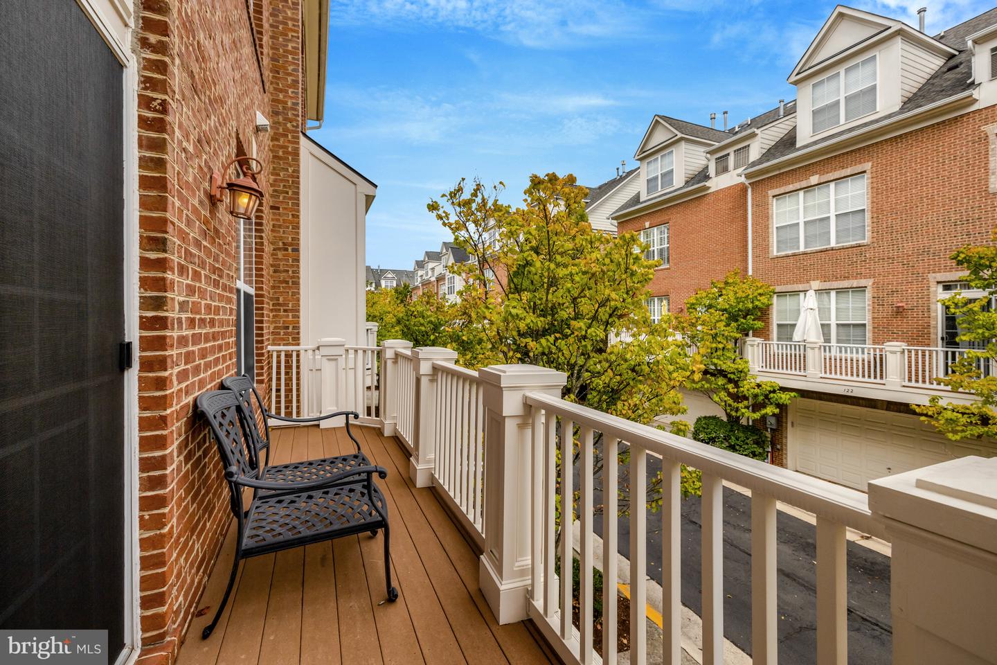 220 HERNDON STATION SQ, HERNDON, Virginia 20170, 3 Bedrooms Bedrooms, ,2 BathroomsBathrooms,Residential,For sale,220 HERNDON STATION SQ,VAFX2273416 MLS # VAFX2273416