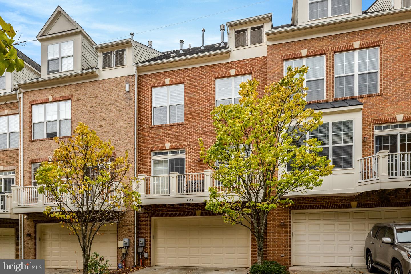 220 HERNDON STATION SQ, HERNDON, Virginia 20170, 3 Bedrooms Bedrooms, ,2 BathroomsBathrooms,Residential,For sale,220 HERNDON STATION SQ,VAFX2273416 MLS # VAFX2273416