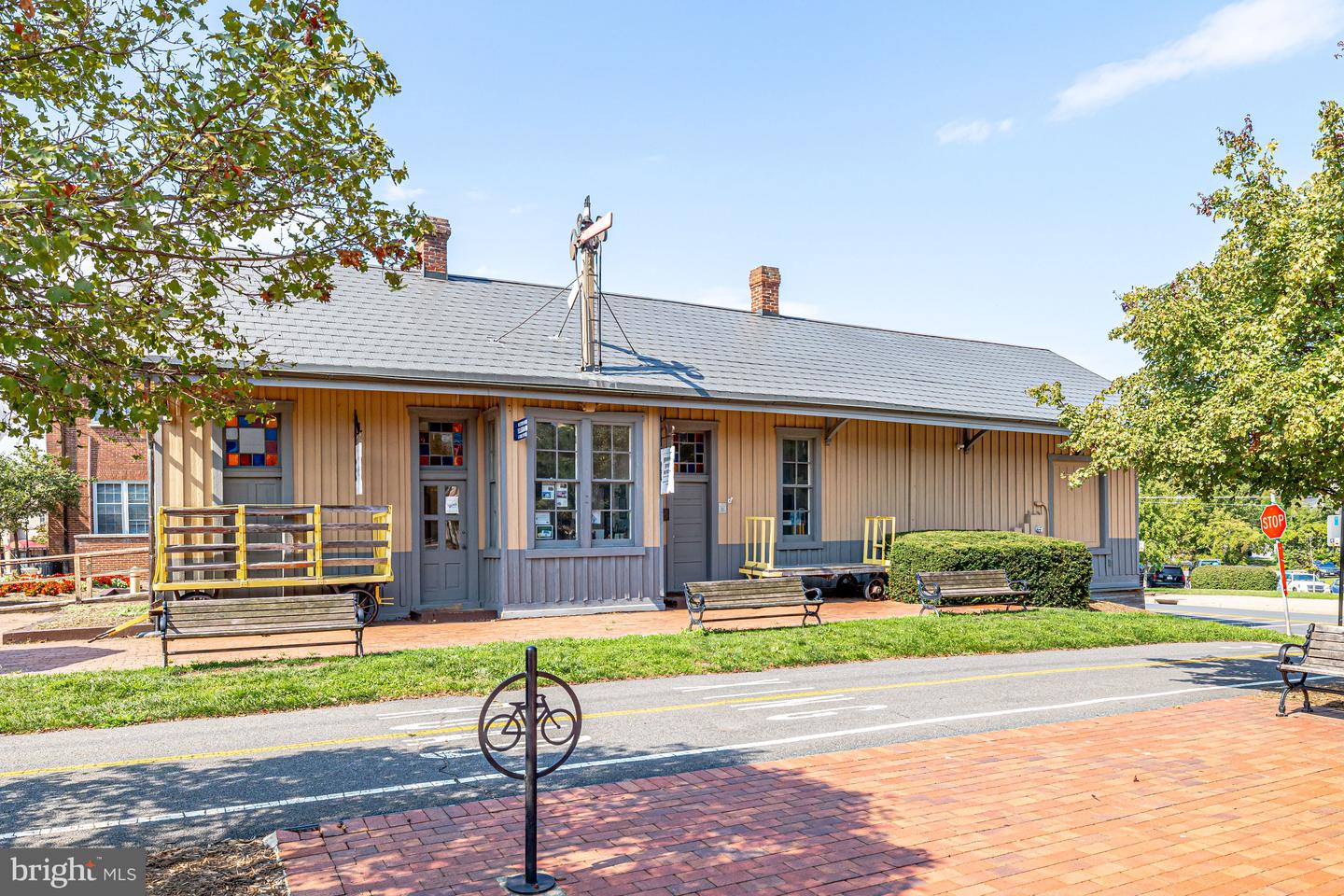 220 HERNDON STATION SQ, HERNDON, Virginia 20170, 3 Bedrooms Bedrooms, ,2 BathroomsBathrooms,Residential,For sale,220 HERNDON STATION SQ,VAFX2273416 MLS # VAFX2273416