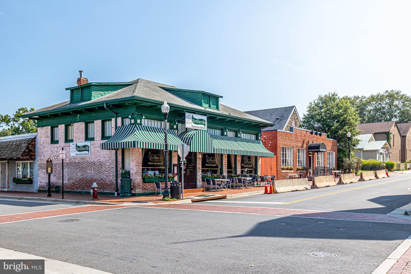 220 HERNDON STATION SQ, HERNDON, Virginia 20170, 3 Bedrooms Bedrooms, ,2 BathroomsBathrooms,Residential,For sale,220 HERNDON STATION SQ,VAFX2273416 MLS # VAFX2273416