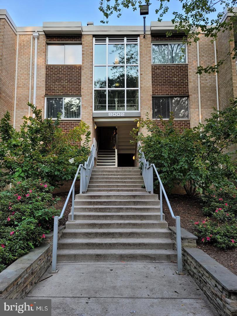 8002 CHANUTE PL #3, FALLS CHURCH, Virginia 22042, 2 Bedrooms Bedrooms, ,1 BathroomBathrooms,Residential,For sale,8002 CHANUTE PL #3,VAFX2273434 MLS # VAFX2273434
