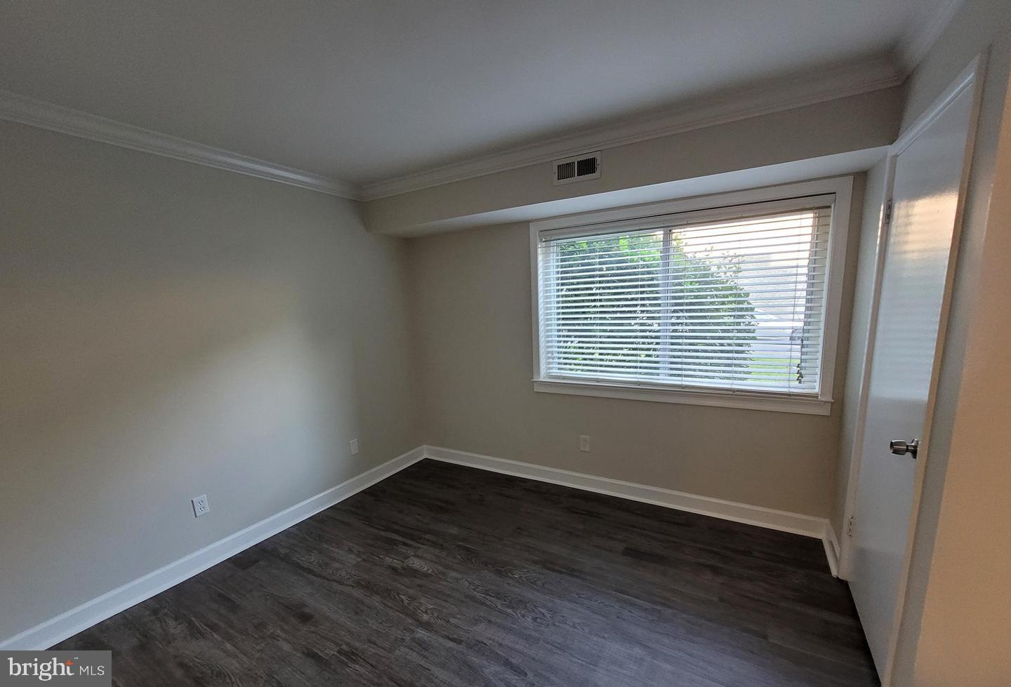 8002 CHANUTE PL #3, FALLS CHURCH, Virginia 22042, 2 Bedrooms Bedrooms, ,1 BathroomBathrooms,Residential,For sale,8002 CHANUTE PL #3,VAFX2273434 MLS # VAFX2273434