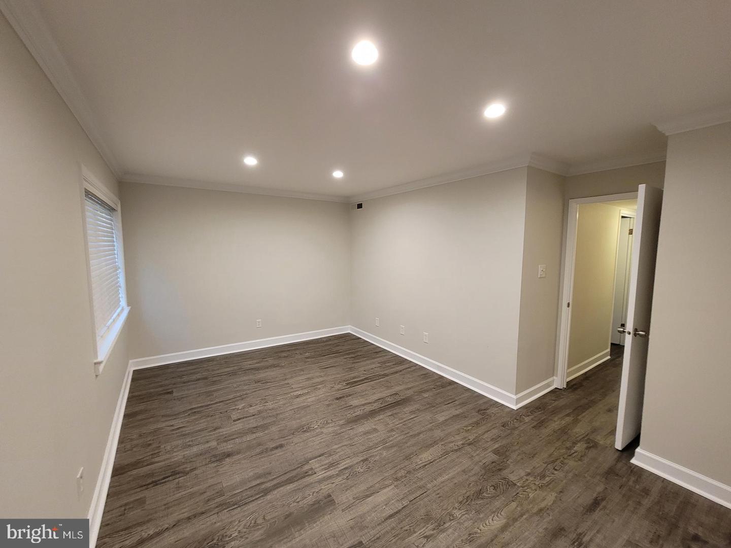 8002 CHANUTE PL #3, FALLS CHURCH, Virginia 22042, 2 Bedrooms Bedrooms, ,1 BathroomBathrooms,Residential,For sale,8002 CHANUTE PL #3,VAFX2273434 MLS # VAFX2273434