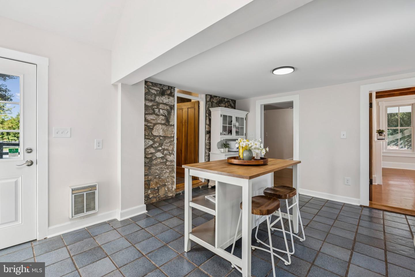 20596 AIRMONT RD, BLUEMONT, Virginia 20135, 3 Bedrooms Bedrooms, ,2 BathroomsBathrooms,Residential,For sale,20596 AIRMONT RD,VALO2108512 MLS # VALO2108512
