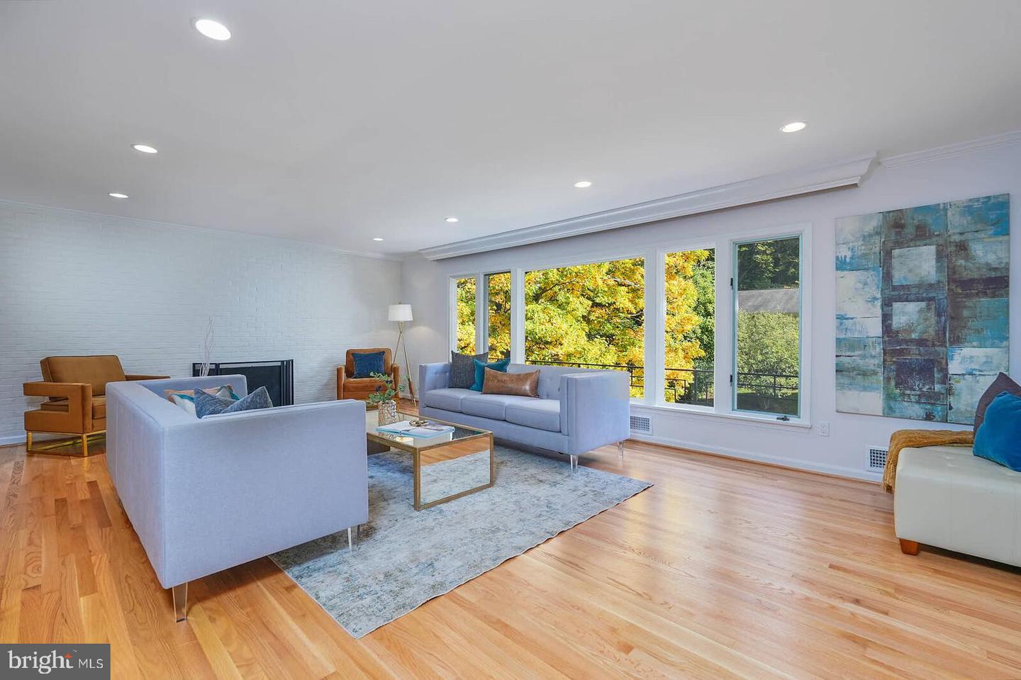 4105 27TH ST N, ARLINGTON, Virginia 22207, 4 Bedrooms Bedrooms, ,3 BathroomsBathrooms,Residential,For sale,4105 27TH ST N,VAAR2064712 MLS # VAAR2064712