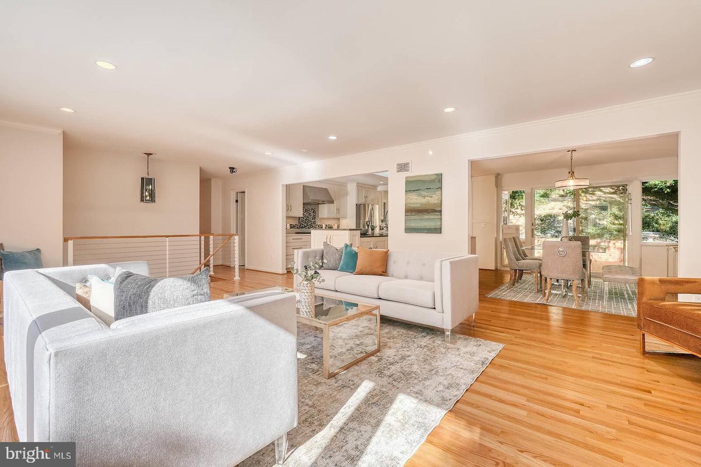 4105 27TH ST N, ARLINGTON, Virginia 22207, 4 Bedrooms Bedrooms, ,3 BathroomsBathrooms,Residential,For sale,4105 27TH ST N,VAAR2064712 MLS # VAAR2064712