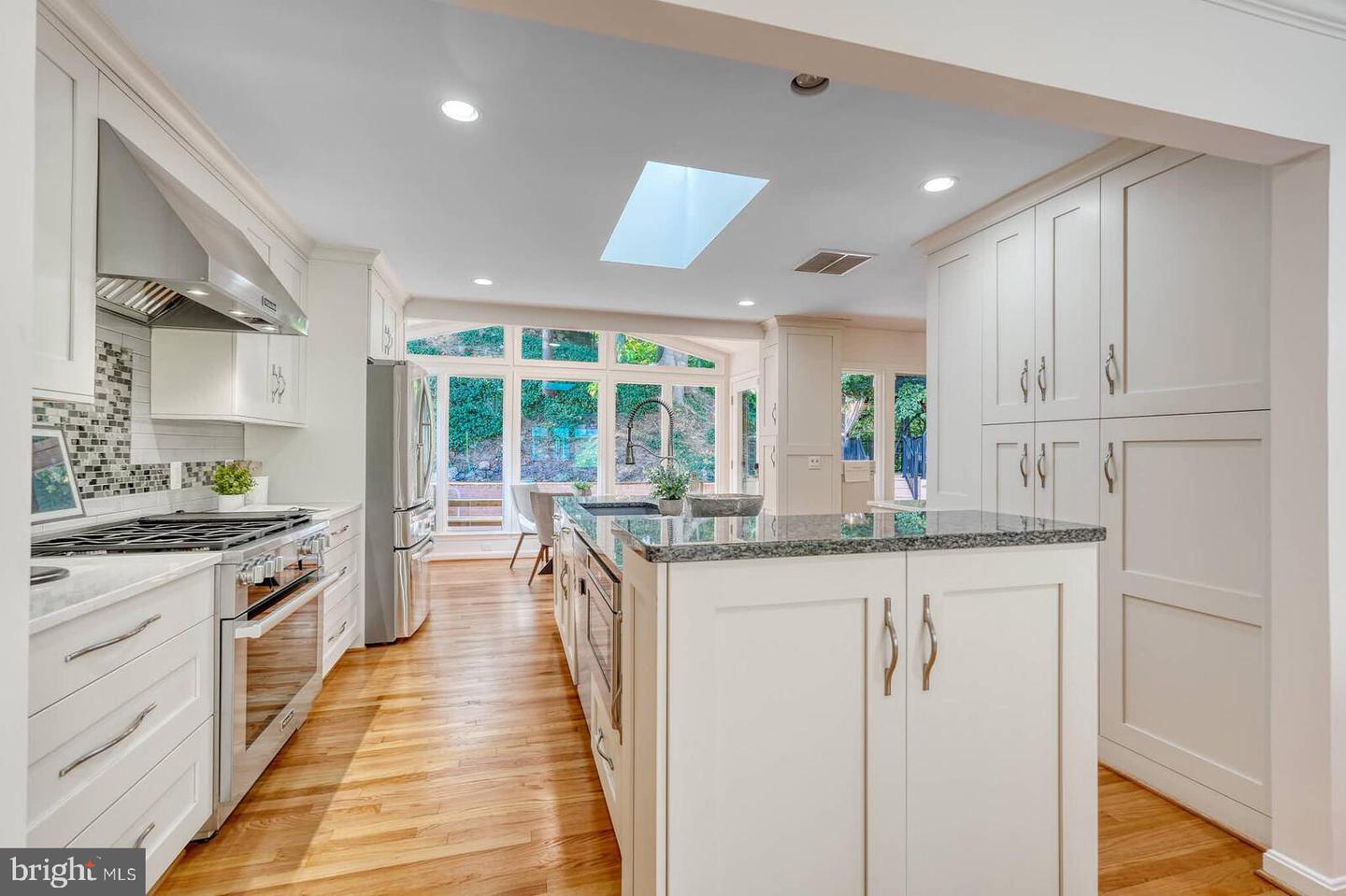 4105 27TH ST N, ARLINGTON, Virginia 22207, 4 Bedrooms Bedrooms, ,3 BathroomsBathrooms,Residential,For sale,4105 27TH ST N,VAAR2064712 MLS # VAAR2064712