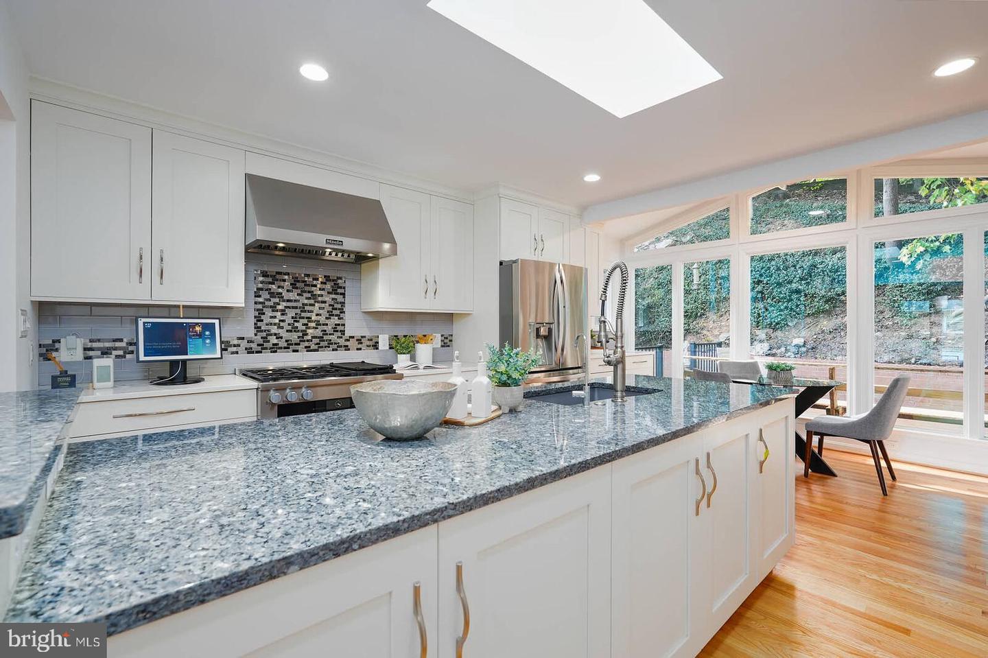 4105 27TH ST N, ARLINGTON, Virginia 22207, 4 Bedrooms Bedrooms, ,3 BathroomsBathrooms,Residential,For sale,4105 27TH ST N,VAAR2064712 MLS # VAAR2064712