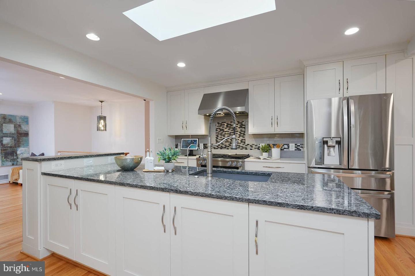 4105 27TH ST N, ARLINGTON, Virginia 22207, 4 Bedrooms Bedrooms, ,3 BathroomsBathrooms,Residential,For sale,4105 27TH ST N,VAAR2064712 MLS # VAAR2064712