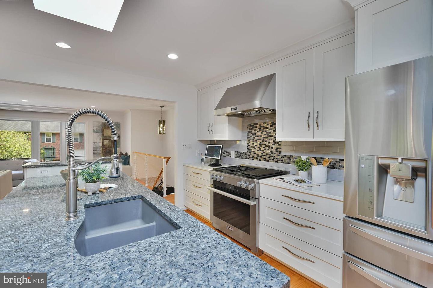 4105 27TH ST N, ARLINGTON, Virginia 22207, 4 Bedrooms Bedrooms, ,3 BathroomsBathrooms,Residential,For sale,4105 27TH ST N,VAAR2064712 MLS # VAAR2064712