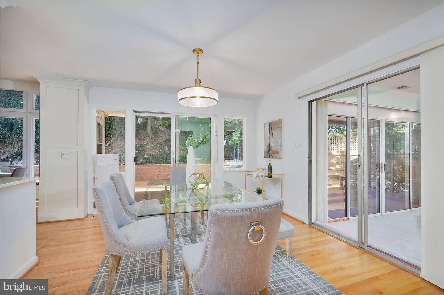 4105 27TH ST N, ARLINGTON, Virginia 22207, 4 Bedrooms Bedrooms, ,3 BathroomsBathrooms,Residential,For sale,4105 27TH ST N,VAAR2064712 MLS # VAAR2064712