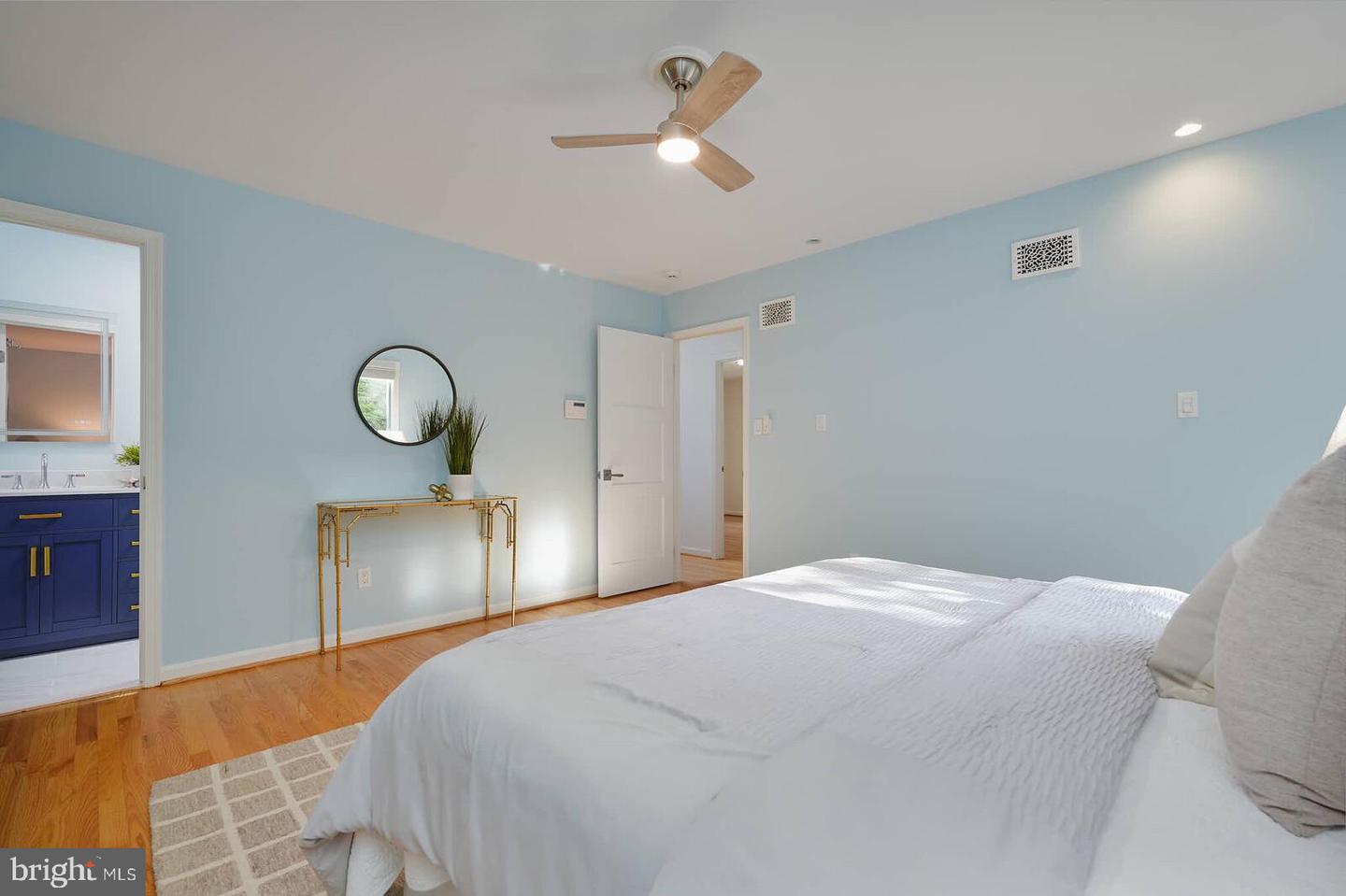 4105 27TH ST N, ARLINGTON, Virginia 22207, 4 Bedrooms Bedrooms, ,3 BathroomsBathrooms,Residential,For sale,4105 27TH ST N,VAAR2064712 MLS # VAAR2064712