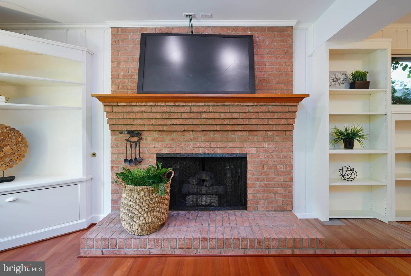4105 27TH ST N, ARLINGTON, Virginia 22207, 4 Bedrooms Bedrooms, ,3 BathroomsBathrooms,Residential,For sale,4105 27TH ST N,VAAR2064712 MLS # VAAR2064712