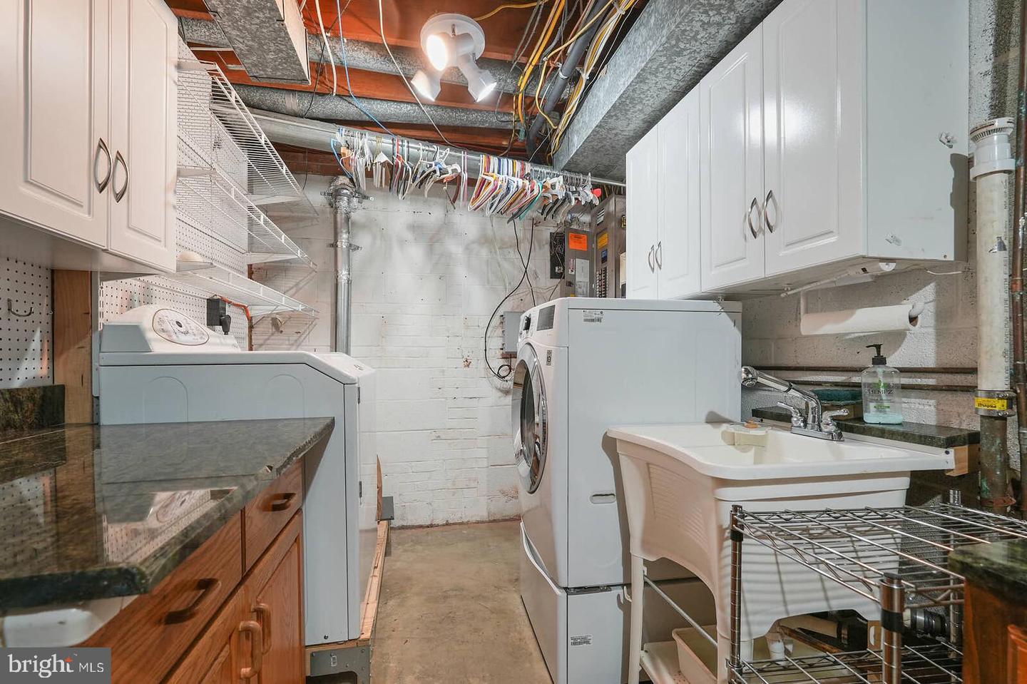 4105 27TH ST N, ARLINGTON, Virginia 22207, 4 Bedrooms Bedrooms, ,3 BathroomsBathrooms,Residential,For sale,4105 27TH ST N,VAAR2064712 MLS # VAAR2064712