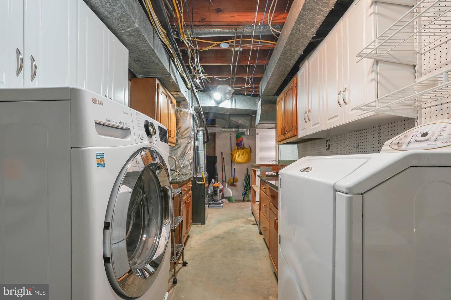 4105 27TH ST N, ARLINGTON, Virginia 22207, 4 Bedrooms Bedrooms, ,3 BathroomsBathrooms,Residential,For sale,4105 27TH ST N,VAAR2064712 MLS # VAAR2064712