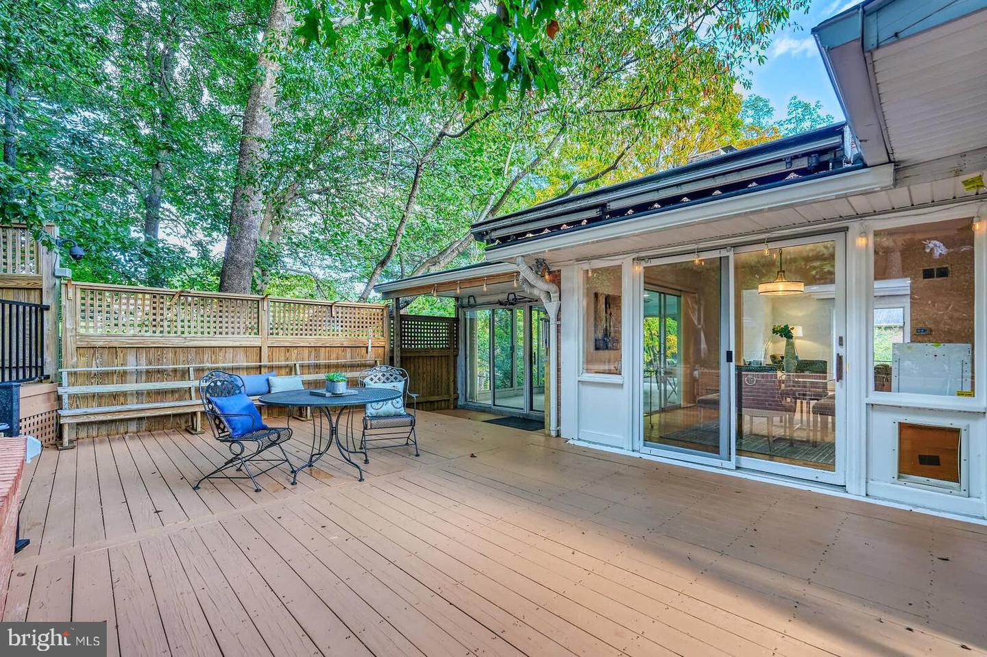 4105 27TH ST N, ARLINGTON, Virginia 22207, 4 Bedrooms Bedrooms, ,3 BathroomsBathrooms,Residential,For sale,4105 27TH ST N,VAAR2064712 MLS # VAAR2064712
