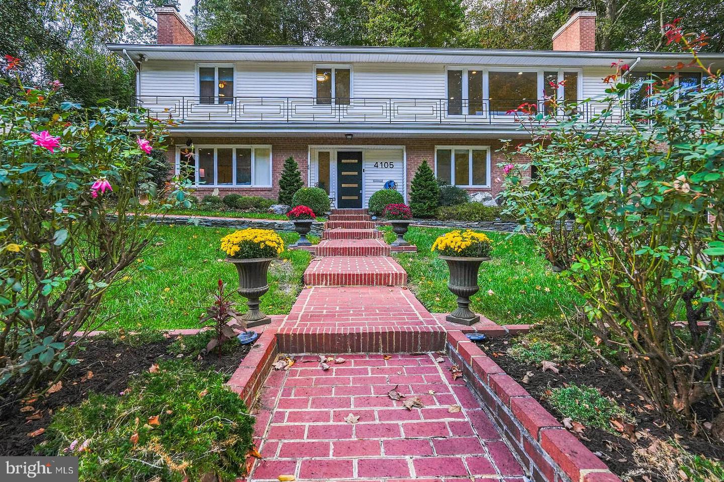 4105 27TH ST N, ARLINGTON, Virginia 22207, 4 Bedrooms Bedrooms, ,3 BathroomsBathrooms,Residential,For sale,4105 27TH ST N,VAAR2064712 MLS # VAAR2064712