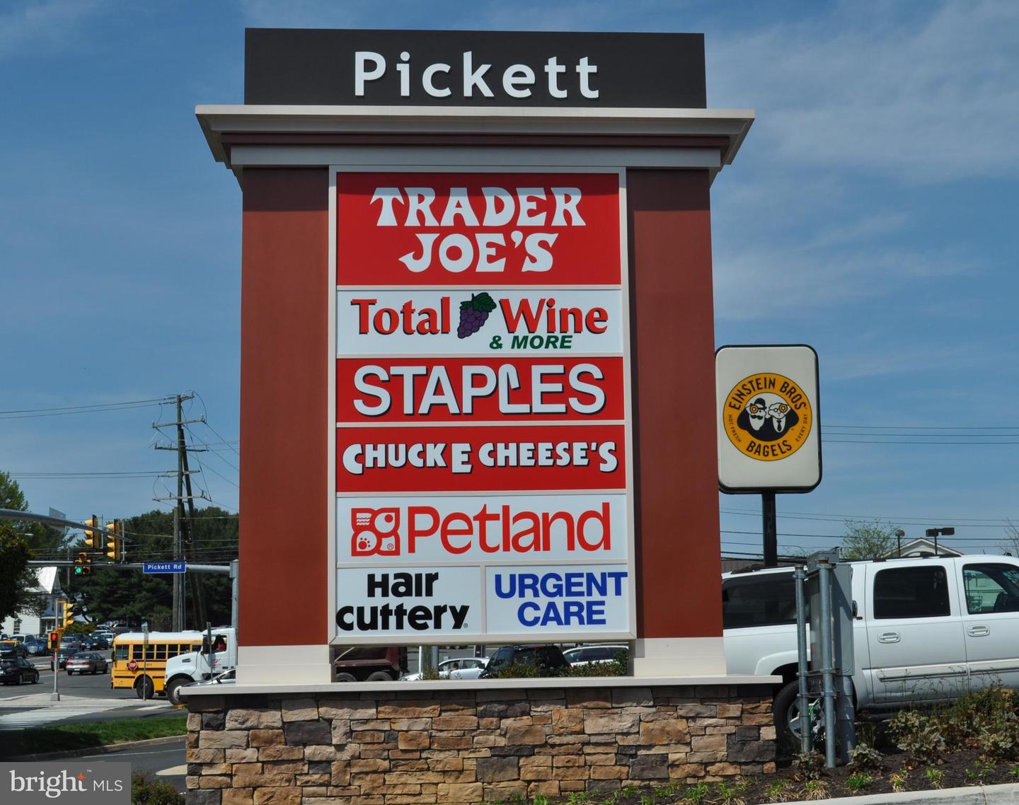 3300 PRINCE WILLIAM DR, FAIRFAX, Virginia 22031, 4 Bedrooms Bedrooms, ,2 BathroomsBathrooms,Residential,For sale,3300 PRINCE WILLIAM DR,VAFX2273464 MLS # VAFX2273464 3300 PRINCE WILLIAM DR, FAIRFAX, Virginia 22031, 4 Bedrooms Bedrooms, ,2 BathroomsBathrooms,Residential,For sale,3300 PRINCE WILLIAM DR,VAFX2273464 MLS # VAFX2273464