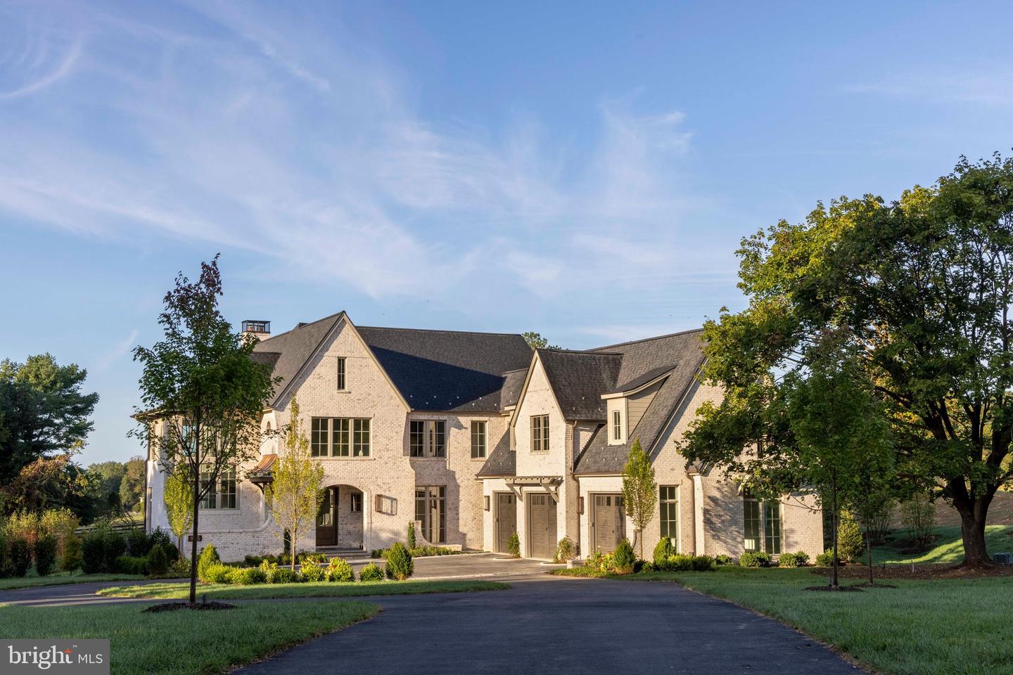 9605 GEORGETOWN PIKE, GREAT FALLS, Virginia 22066, 6 Bedrooms Bedrooms, ,6 BathroomsBathrooms,Residential,For sale,9605 GEORGETOWN PIKE,VAFX2273554 MLS # VAFX2273554
