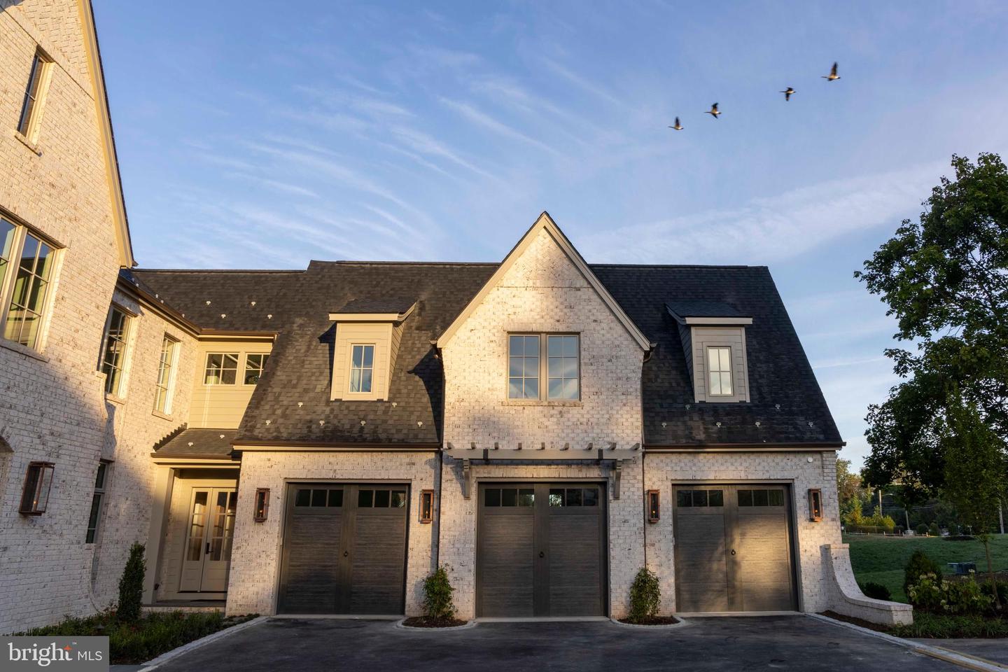9605 GEORGETOWN PIKE, GREAT FALLS, Virginia 22066, 6 Bedrooms Bedrooms, ,6 BathroomsBathrooms,Residential,For sale,9605 GEORGETOWN PIKE,VAFX2273554 MLS # VAFX2273554