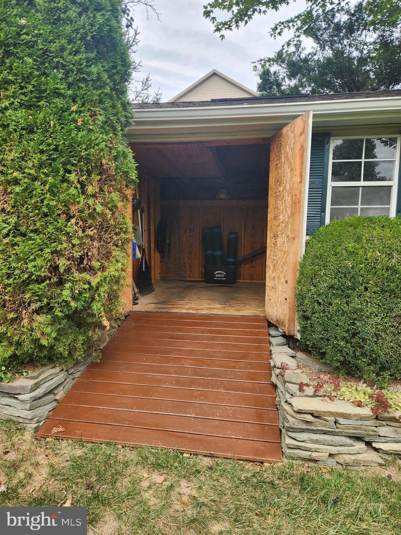 22083 VANTAGE POINTE PL, ASHBURN, Virginia 20148, 5 Bedrooms Bedrooms, ,4 BathroomsBathrooms,Residential,For sale,22083 VANTAGE POINTE PL,VALO2108544 MLS # VALO2108544