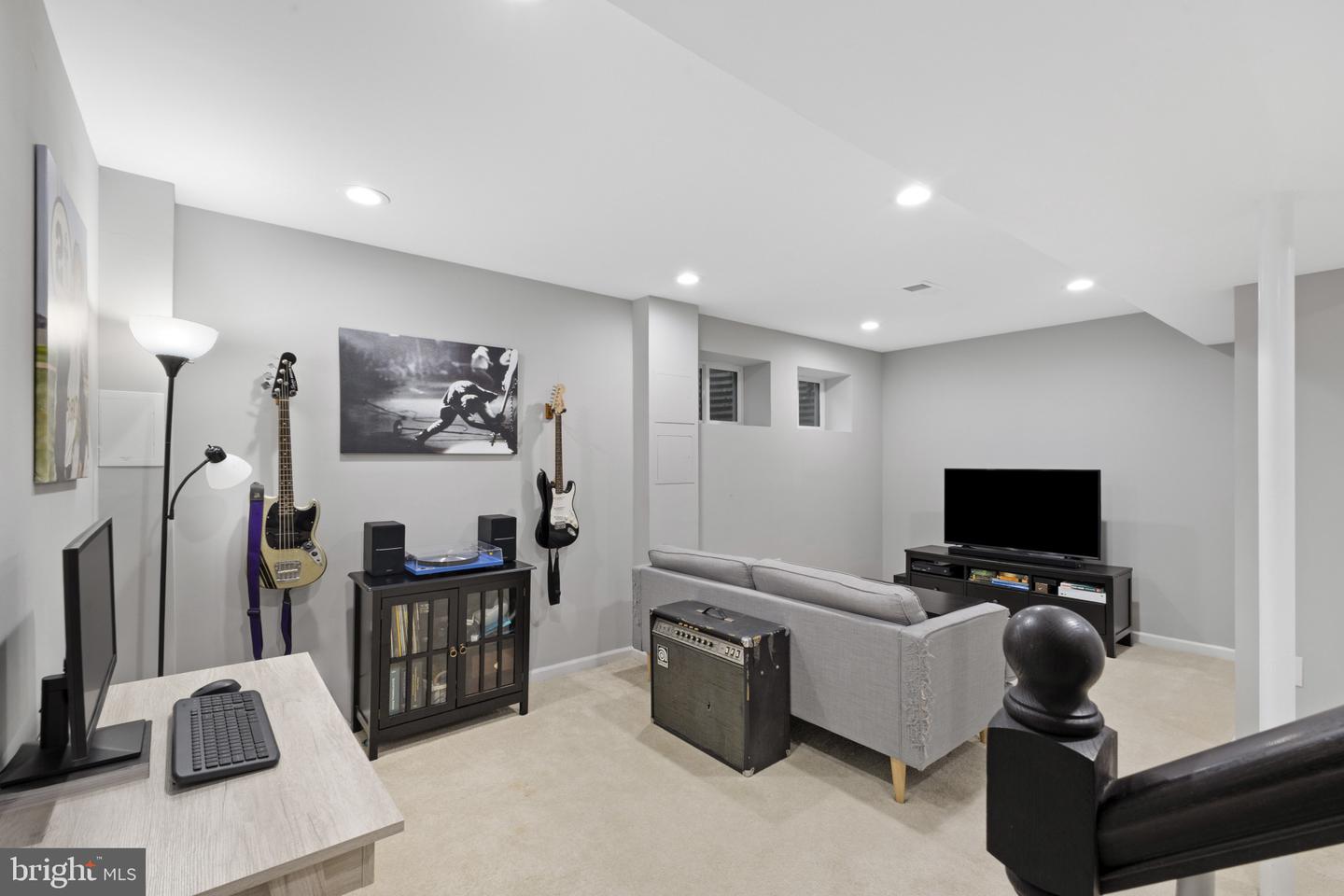 2468 WINDBREAK DR, ALEXANDRIA, Virginia 22306, 3 Bedrooms Bedrooms, ,2 BathroomsBathrooms,Residential,For sale,2468 WINDBREAK DR,VAFX2273584 MLS # VAFX2273584