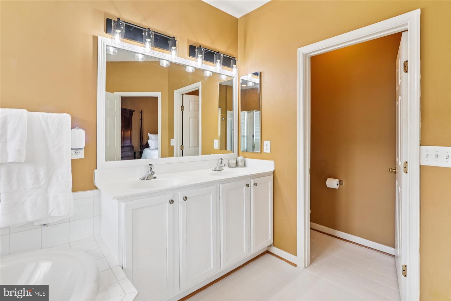 9327 HUNDITH HILL CT, LORTON, Virginia 22079, 3 Bedrooms Bedrooms, ,3 BathroomsBathrooms,Residential,For sale,9327 HUNDITH HILL CT,VAFX2273596 MLS # VAFX2273596