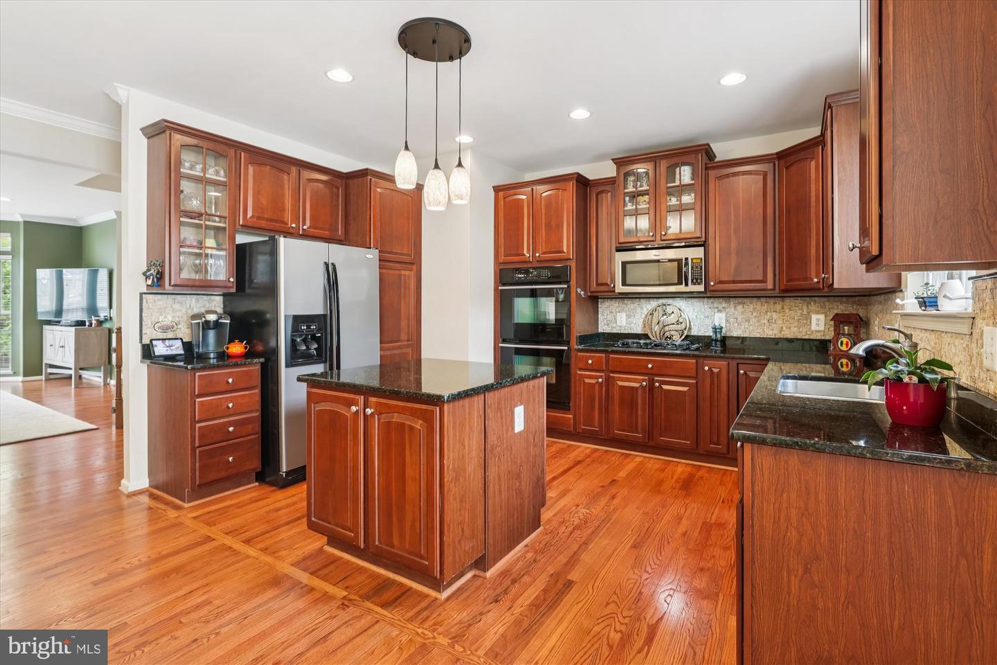 9327 HUNDITH HILL CT, LORTON, Virginia 22079, 3 Bedrooms Bedrooms, ,3 BathroomsBathrooms,Residential,For sale,9327 HUNDITH HILL CT,VAFX2273596 MLS # VAFX2273596