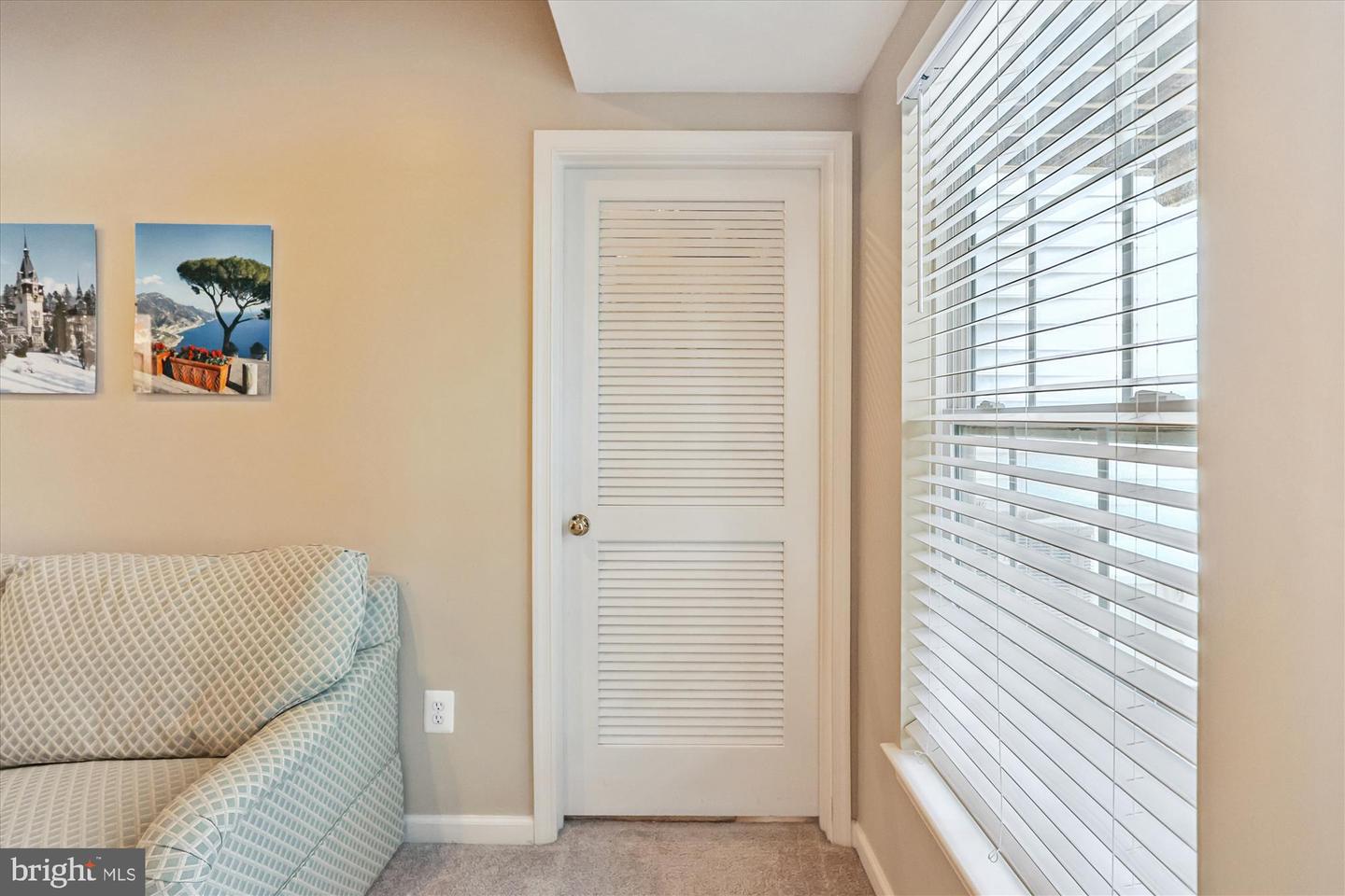 9327 HUNDITH HILL CT, LORTON, Virginia 22079, 3 Bedrooms Bedrooms, ,3 BathroomsBathrooms,Residential,For sale,9327 HUNDITH HILL CT,VAFX2273596 MLS # VAFX2273596